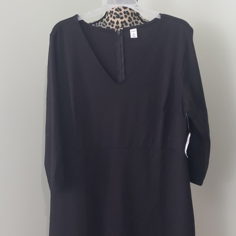 Black 3/4 sleeve dress